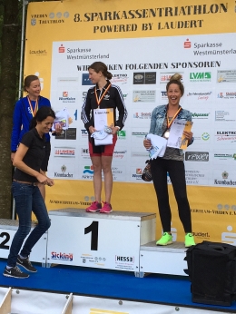 8. Vredener Sparkassentriathlon_Treppchenplatz für Jenny