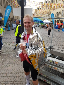 17. Volksbank-Münster-Marathon 2018_Helmut Woltering_geschafft