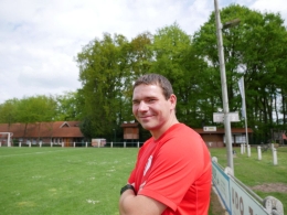 stolzer Trainer der Damenmannschaft